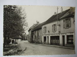 Cpsm...Villeneuve-sous-Dammartin...(S.-et-M.)...la Place Et La Grande Rue...(café-tabac-restaurant-hotel)... - Autres & Non Classés