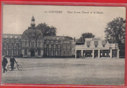 Carte Postale 27. Louviers Garage Renault  Place Ernest THorel Et Le Musée   Très Beau Plan - Louviers