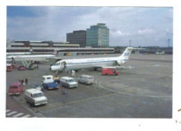 POSTCARD   PUBL BY  BY C MCQUAIDE IN HIS AIRPORT SERIES  MANCHESTER INTERNATIONAL  CARD NO  70 - Aerodromes