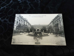 C-43, CPA, Paris, Lycée Louis Le Grand, Cour D'Honneur Et Gymnase - Paris (05)