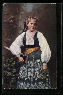 AK Sächsische Frau In Tracht Aus Siebenbürgen, Geschleiert Und Gebockelt  - Costumes
