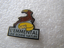 PIN'S    L'EMMENTAL    UNE BONNE NATURE - Food