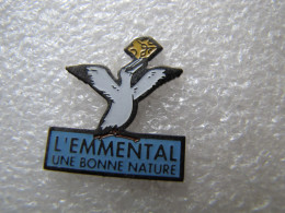 PIN'S    L'EMMENTAL    UNE BONNE NATURE - Lebensmittel