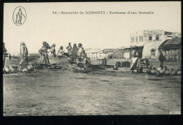 Souvenir De  Djibouti Porteuse D'eau Somalis - Djibouti