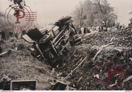 TRAIN TRUCK COLLISION 16 JESUIT STUDENTS KILLED HERRSCHING GERMANY DEUTSCHLAND   20*15 CM Coches Cars Voiture Auto - Trains