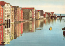 NORVEGE - Norway - The Old Warehouses At Nidelven River - Vue Panoramique - Carte Postale - Norway