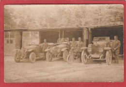 Militaria - Armée Allemande - Miltaires Avec Trois Voitures Et Une Moto - Guerre, Militaire