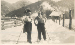 Social History Souvenir Photo Postcard Ski Couple In Winter Snow - Photographie