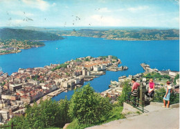 NORVEGE - Norway - View Of The Town And The Fjord From Mount Floyen - Animé - Carte Postale - Noorwegen