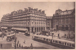 La Gare Saint-Lazare : Vue Extérieure - Métro Parisien, Gares