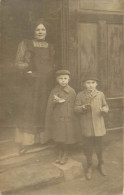 Social History Souvenir Photo Postcard Elegant Mother And Children - Photographs