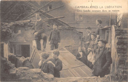 59-CAMBRAI- APRES LA LIBERATION - UNE FAMILLE RENTRANT DANS SA MAISON - Cambrai