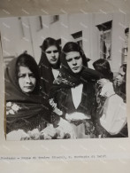 Italia Costumi Etnici Folklore. Foto Sardegna Donne Di TONARA (Nuoro). Z. Barbagia Di Belvì.  18x18 Cm. - Europa