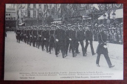 Cpa Anvers ; Joyeuse Entrée De La Famille Royale - Les Cadets Du Cuirassé Allemand Victoria Louise - Antwerpen