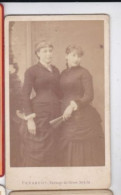 Photo C D V Paris Melles Emma & Gabrielle Labory Peut être  Jumelle ?  Photo G Penabert Paris  Réf 30534 - Identified Persons