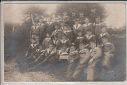 CARTE PHOTO DE MARINS ON PEUT  LIRE SUR LA PANCARTE ALSACIENS LORRAINS A ETUDIER ET IDENTIFIER - Autres & Non Classés