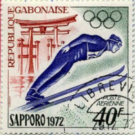 Gabon (Rep) Avion Obl Yv:122 Mi:454 Sapporo Saut à Ski (TB Cachet Rond) - Sci