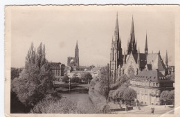 Strasbourg - Eglise Saint-Paul Et La Cathédrale - Straatsburg