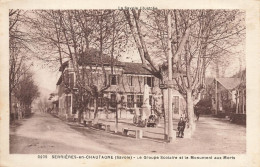 Serrières En Chautagne * Rue , Le Groupe Scolaire Et Le Monument Aux Morts * école - Autres & Non Classés