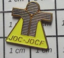 1618c Pin's Pins / Beau Et Rare / ASSOCIATIONS / Jeunesse Ouvrière Chrétienne (JOC) Est Une Association Catholique - Vereinswesen