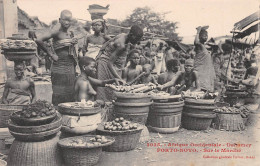 Afrique - Dahomey - PORTO-NOVO - Sur Le Marché - Nu Ethnique, Pin-ups - Afrique Occidentale - Fortier Dakar N'3025 - Dahome