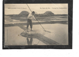 44- GUERANDE- Beau Plan Animé D'un " PALUDIER " En ACTION Dans Ses SALINS En 1900 - Guérande