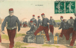 CPA MILITAIRE -  AU REGIMENT - Caserme