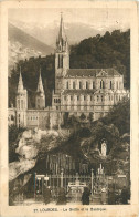 65 - LOURDES La Basilique - Lourdes