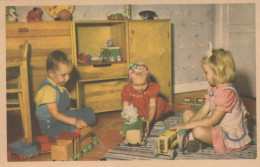 ENFANTS Scènes Paysages Vintage Carte Postale CPSMPF #PKG742.A - Scene & Paesaggi