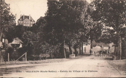 Vellexon * Route , Entrée Du Village Et Le Château - Other & Unclassified