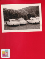 Photo Originale Snapshot  Femme Voiture CITROEN DS Parking Lac Chambon - Cars