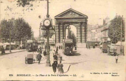 33 - Bordeaux - Place Et Porte D'Aquitaine - Animée - Tramway - Horloge - CPA - Oblitération Ronde De 1918 - Voir Scans  - Bordeaux