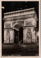 PARIS - L'Arc De Triomphe - Triumphbogen