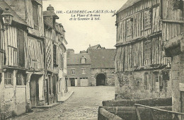 76  CAUDEBEC EN CAUX - LA PLACE D' ARMES ET LE GRENIER A SEL (ref 9151) - Caudebec-en-Caux
