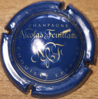 Capsule Champagne Nicolas FEUILLATTE Série 07 - Nom Et Initiales, Fines Lettres, Bleu & Or Mat Nr 30x1 - Feuillate