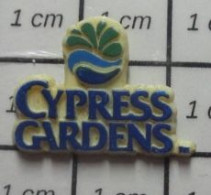 321 Pin's Pins / Beau Et Rare / MARQUES / CYPRESS GaRDENS - Markennamen