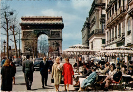 PARIS - Avenue Des Champs-Elyeés - L'Arc De Triomphe - Champs-Elysées