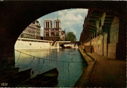 PARIS - Promenade Sous Les Ponts - Bruggen