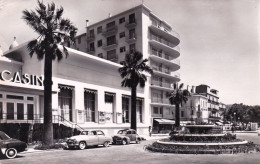 83 - Var -  SAINT RAPHAEL - Le Casino - 4 Cv Renault - Saint-Raphaël