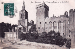 84 - Vaucluse -  AVIGNON - Le Palais Des Papes Et La Cathedrale - Avignon (Palais & Pont)