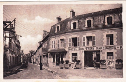 41 - Loir Et Cher -  COUR CHEVERNY - Vue Sur L Hotel Des Trois Marchands - Otros & Sin Clasificación