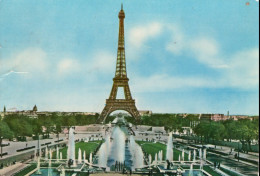 PARIS - Les Fontaines Du Palais De Chaillot Et La Tour Eiffel - Eiffelturm