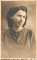 Souvenir Photo Postcard Elegant Woman 1946 Earrings - Photographie