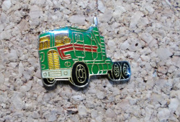 Pin's - Camion - Tracteur Vert - Trasporti