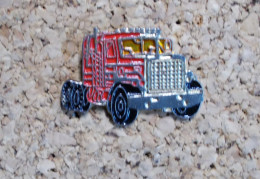 Pin's - Camion Double Essieu Rouge - Transportation