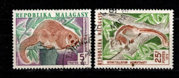 - MADAGASCAR - 1973 - YT N° 536 / 537 - Oblitérés  - Lémuriens - Madagascar (1960-...)