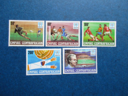 Timbres Neufs** De Centrafrique N°315/19 De 1978 Thème Football - Centrafricaine (République)