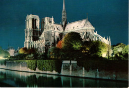 PARIS - Notre-Dame - L'abside Illuminée - Notre Dame De Paris