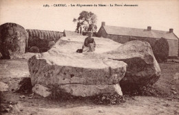 C P A  -  56  -  CARNAC  - Alignement Du Menec La Pierre Résonnante - Carnac