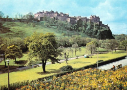 1 AK Schottland / Scotland * The Edinburgh Castle From Princes Street Garden * - Midlothian/ Edinburgh